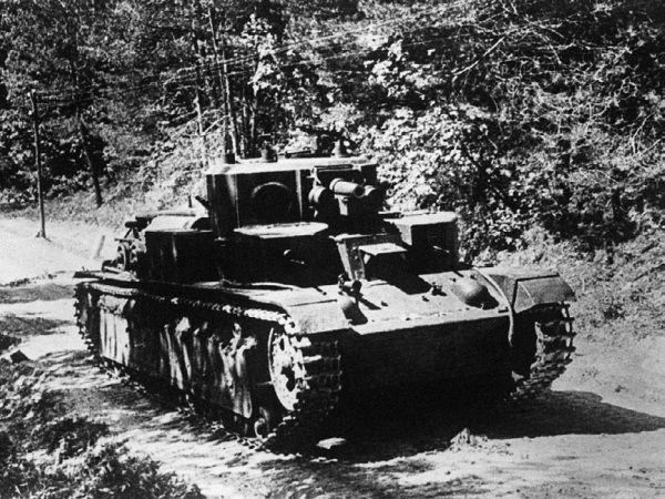 Иллюстрация к книге — Сухопутные линкоры Сталина [i_131.jpg]