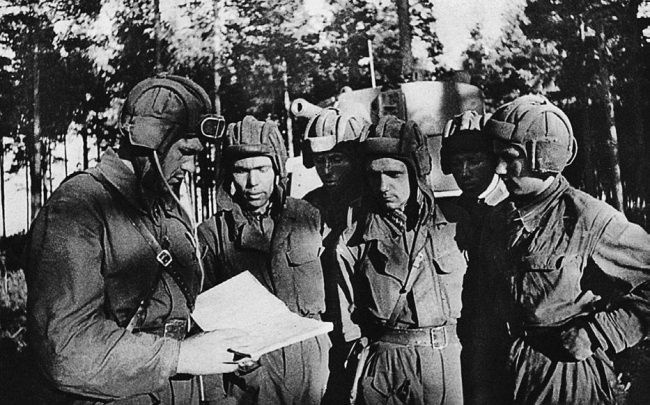 Иллюстрация к книге — Сухопутные линкоры Сталина [i_138.jpg]