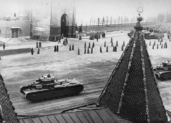 Иллюстрация к книге — Сухопутные линкоры Сталина [i_184.jpg]