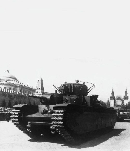 Иллюстрация к книге — Сухопутные линкоры Сталина [i_210.jpg]