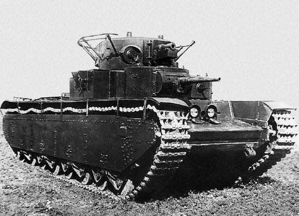 Иллюстрация к книге — Сухопутные линкоры Сталина [i_221.jpg]