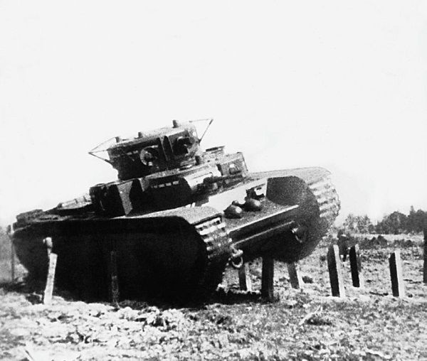 Иллюстрация к книге — Сухопутные линкоры Сталина [i_233.jpg]