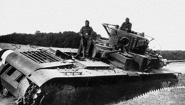 Иллюстрация к книге — Сухопутные линкоры Сталина [i_250.jpg]