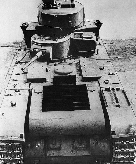 Иллюстрация к книге — Сухопутные линкоры Сталина [i_268.jpg]