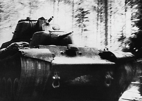 Иллюстрация к книге — Сухопутные линкоры Сталина [i_293.jpg]