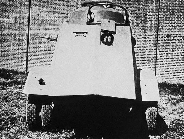 Иллюстрация к книге — Бронемашины Сталина, 1925-1945 [i_018.jpg]