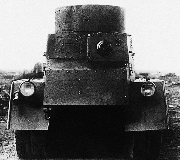 Иллюстрация к книге — Бронемашины Сталина, 1925-1945 [i_043.jpg]