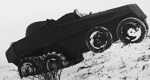 Иллюстрация к книге — Бронемашины Сталина, 1925-1945 [i_059.jpg]