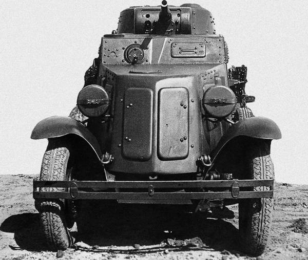 Иллюстрация к книге — Бронемашины Сталина, 1925-1945 [i_069.jpg]