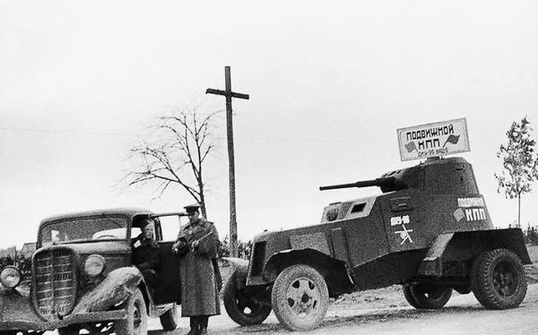 Иллюстрация к книге — Бронемашины Сталина, 1925-1945 [i_077.jpg]