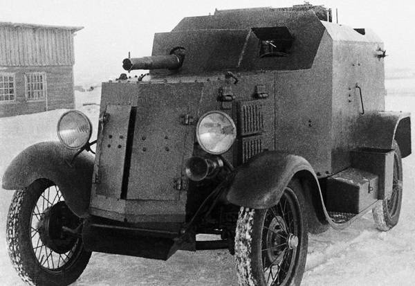 Иллюстрация к книге — Бронемашины Сталина, 1925-1945 [i_105.jpg]