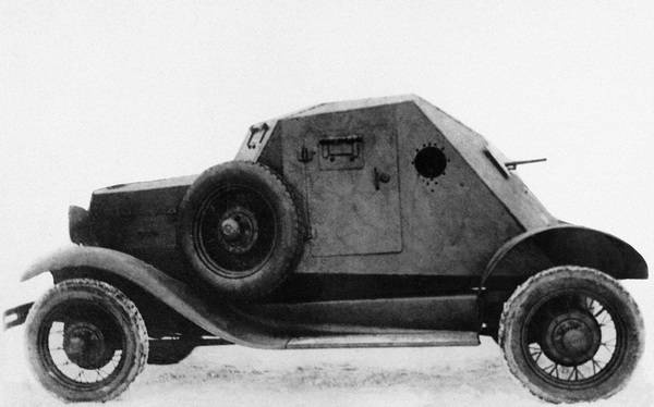 Иллюстрация к книге — Бронемашины Сталина, 1925-1945 [i_114.jpg]