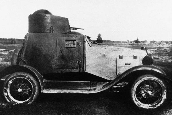 Иллюстрация к книге — Бронемашины Сталина, 1925-1945 [i_117.jpg]