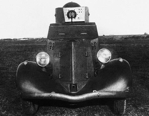 Иллюстрация к книге — Бронемашины Сталина, 1925-1945 [i_134.jpg]