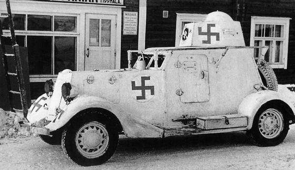 Иллюстрация к книге — Бронемашины Сталина, 1925-1945 [i_138.jpg]