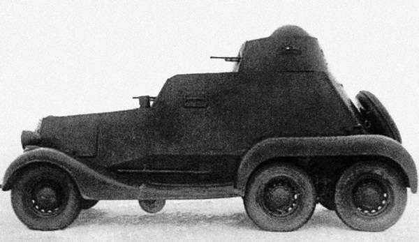 Иллюстрация к книге — Бронемашины Сталина, 1925-1945 [i_149.jpg]