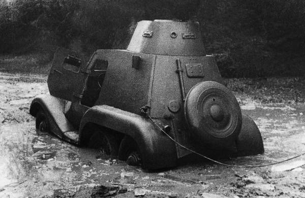 Иллюстрация к книге — Бронемашины Сталина, 1925-1945 [i_150.jpg]