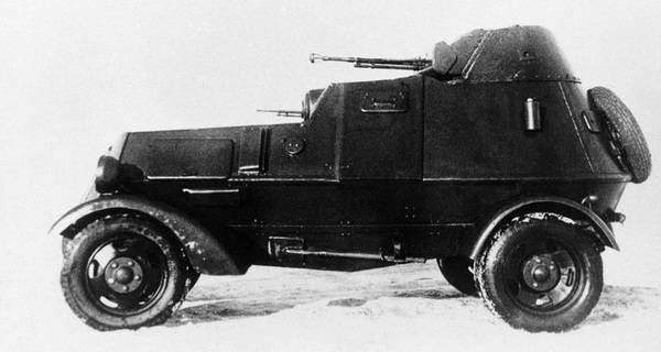 Иллюстрация к книге — Бронемашины Сталина, 1925-1945 [i_153.jpg]