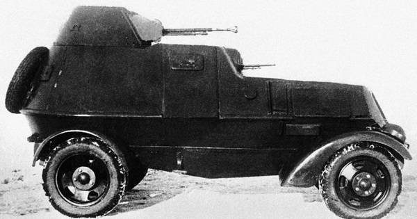 Иллюстрация к книге — Бронемашины Сталина, 1925-1945 [i_154.jpg]