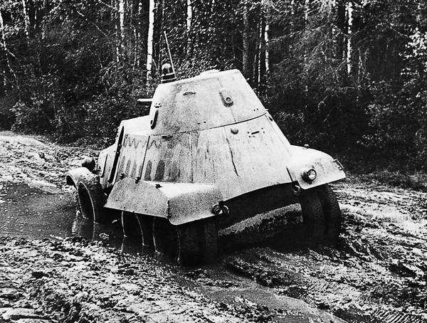 Иллюстрация к книге — Бронемашины Сталина, 1925-1945 [i_175.jpg]