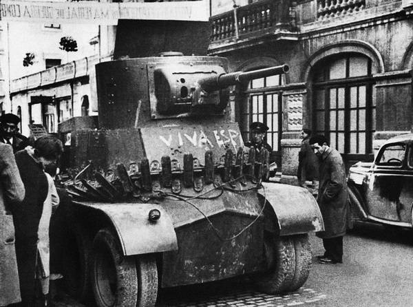 Иллюстрация к книге — Бронемашины Сталина, 1925-1945 [i_179.jpg]