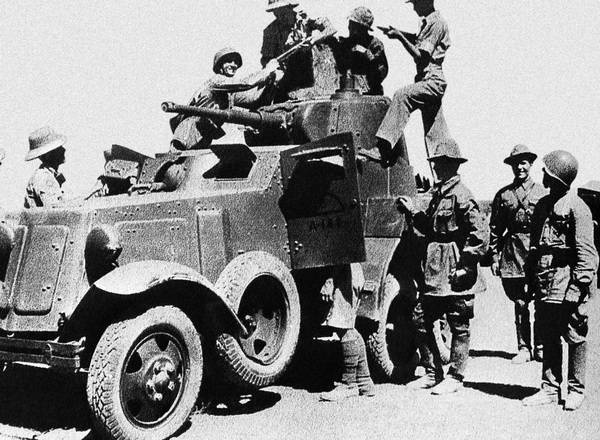 Иллюстрация к книге — Бронемашины Сталина, 1925-1945 [i_210.jpg]