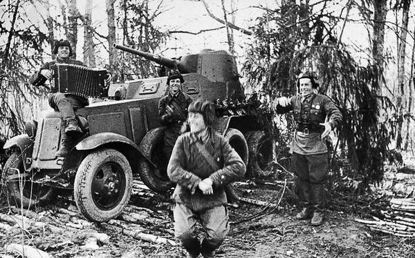 Иллюстрация к книге — Бронемашины Сталина, 1925-1945 [i_215.jpg]