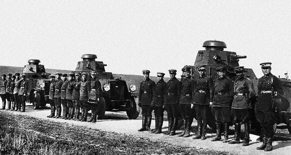 Иллюстрация к книге — Бронемашины Сталина, 1925-1945 [i_219.jpg]