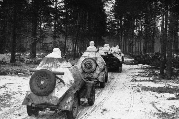 Иллюстрация к книге — Бронемашины Сталина, 1925-1945 [i_242.jpg]