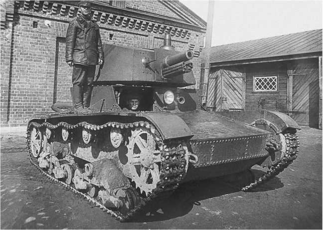 Иллюстрация к книге — Т-26. Тяжёлая судьба лёгкого танка [i_026.jpg]