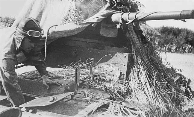 Иллюстрация к книге — Т-26. Тяжёлая судьба лёгкого танка [i_049.jpg]