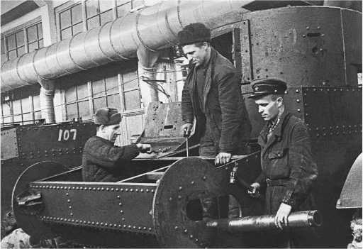 Иллюстрация к книге — Т-26. Тяжёлая судьба лёгкого танка [i_082.jpg]