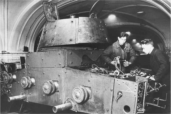 Иллюстрация к книге — Т-26. Тяжёлая судьба лёгкого танка [i_101.jpg]