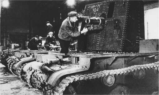 Иллюстрация к книге — Т-26. Тяжёлая судьба лёгкого танка [i_139.jpg]