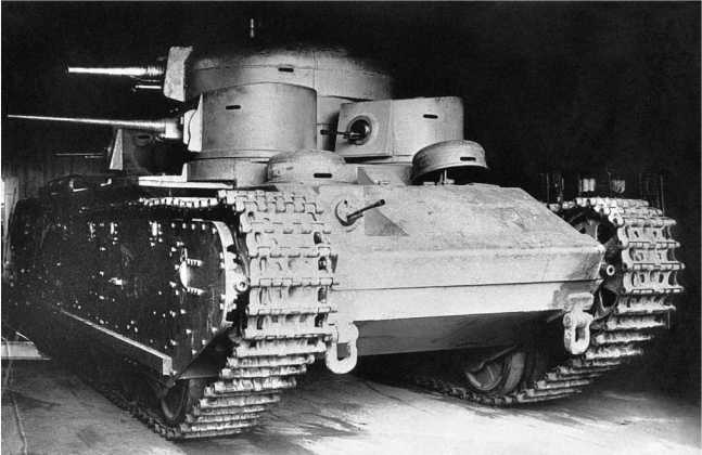 Иллюстрация к книге — Советский тяжелый танк Т-35. "Сталинский монстр" [i_008.jpg]