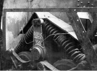 Иллюстрация к книге — Советский тяжелый танк Т-35. "Сталинский монстр" [i_040.jpg]