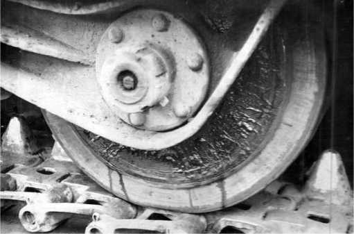 Иллюстрация к книге — Советский тяжелый танк Т-35. "Сталинский монстр" [i_041.jpg]