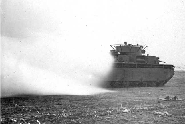 Иллюстрация к книге — Советский тяжелый танк Т-35. "Сталинский монстр" [i_042.jpg]