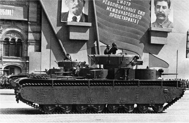 Иллюстрация к книге — Советский тяжелый танк Т-35. "Сталинский монстр" [i_043.jpg]
