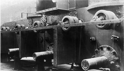 Иллюстрация к книге — Советский тяжелый танк Т-35. "Сталинский монстр" [i_082.jpg]