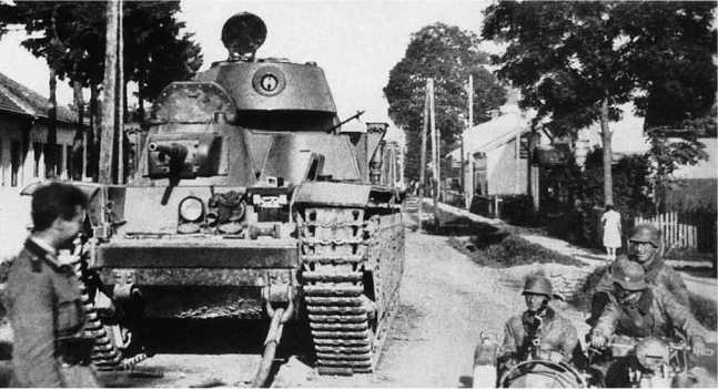 Иллюстрация к книге — Советский тяжелый танк Т-35. "Сталинский монстр" [i_124.jpg]