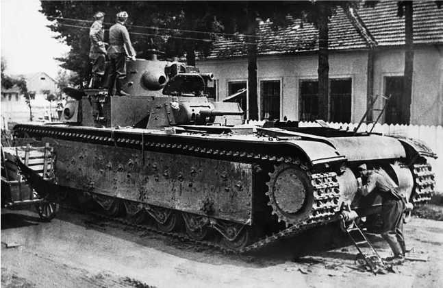 Иллюстрация к книге — Советский тяжелый танк Т-35. "Сталинский монстр" [i_125.jpg]