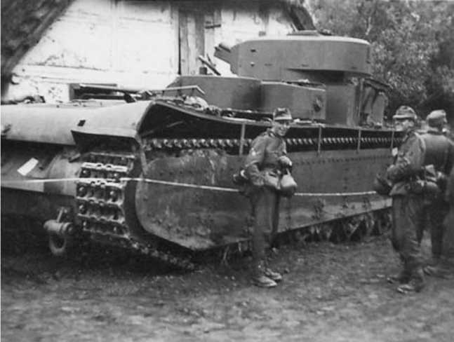 Иллюстрация к книге — Советский тяжелый танк Т-35. "Сталинский монстр" [i_128.jpg]