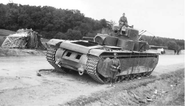 Иллюстрация к книге — Советский тяжелый танк Т-35. "Сталинский монстр" [i_132.jpg]