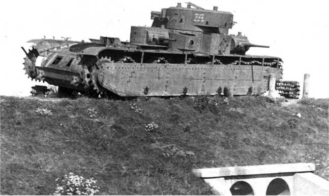 Иллюстрация к книге — Советский тяжелый танк Т-35. "Сталинский монстр" [i_133.jpg]