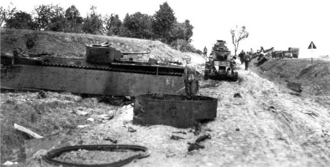 Иллюстрация к книге — Советский тяжелый танк Т-35. "Сталинский монстр" [i_151.jpg]