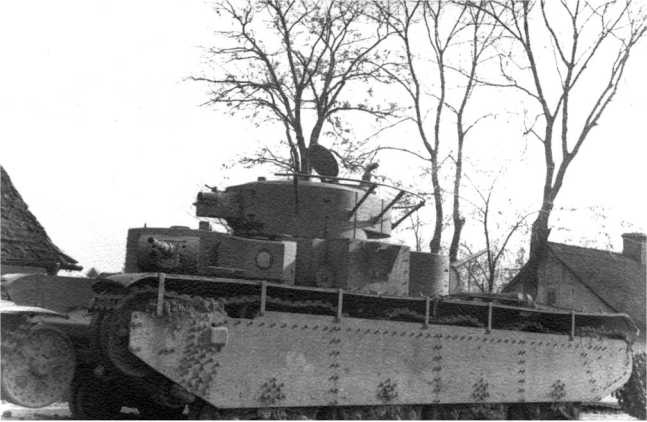 Иллюстрация к книге — Советский тяжелый танк Т-35. "Сталинский монстр" [i_154.jpg]