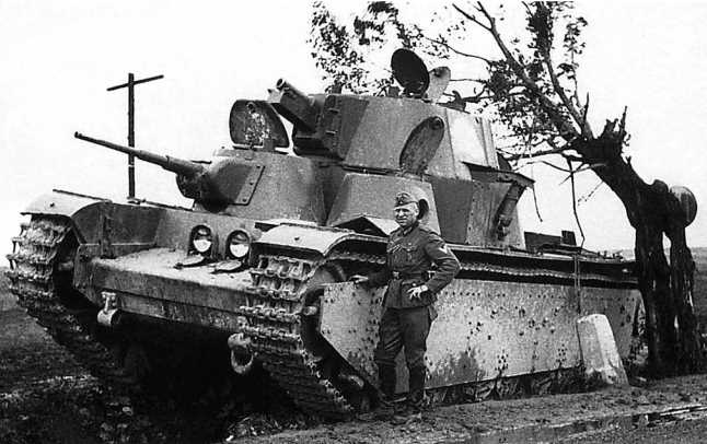 Иллюстрация к книге — Советский тяжелый танк Т-35. "Сталинский монстр" [i_157.jpg]