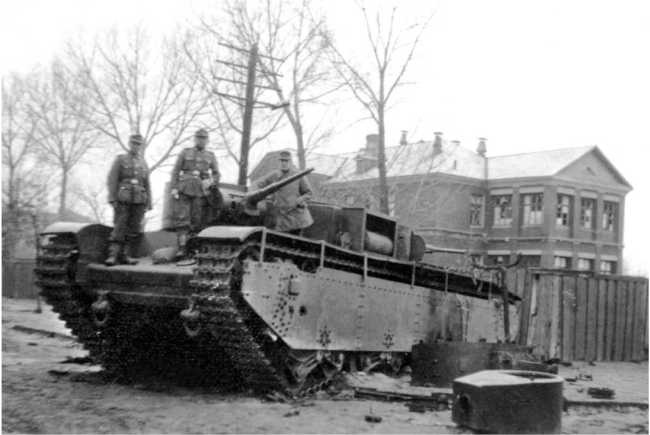 Иллюстрация к книге — Советский тяжелый танк Т-35. "Сталинский монстр" [i_165.jpg]