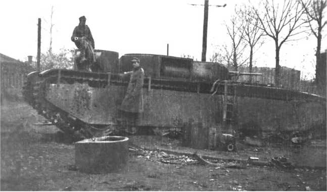 Иллюстрация к книге — Советский тяжелый танк Т-35. "Сталинский монстр" [i_166.jpg]